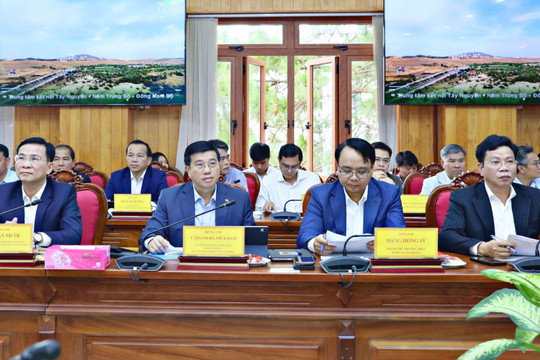 Lam Dong provincial Leaders Meet with Novaland Group