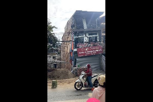 Nhà bị nứt, nghiêng do công trình liền kề đào móng: Quy định bồi thường và trách nhiệm pháp lý
