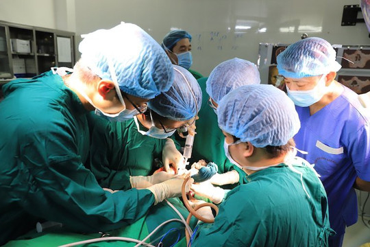 Chế độ phụ cấp phẫu thuật, thủ thuật, chống dịch lĩnh vực y tế