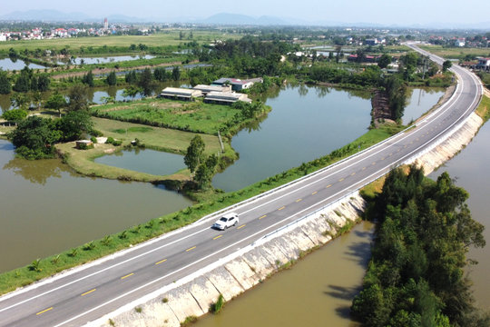 Tuyến đường ven biển 2.200 tỷ đồng tại Thanh Hóa và cầu vượt sông dài nhất tỉnh sắp hoàn thiện