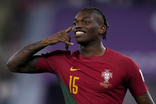 Manchester United đàm phán Rafael Leao, Real Madrid gây áp lực lên PSG vụ Vitinha