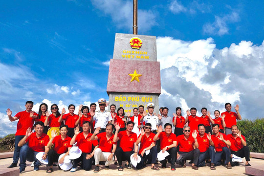 Từ cao nguyên đến biển đảo