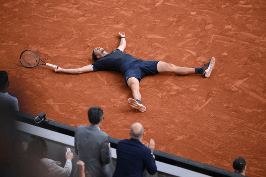 Alexander Zverev vô địch Roland Garros 2026: Sự hồi sinh sau nghịch cảnh và kỷ lục lịch sử