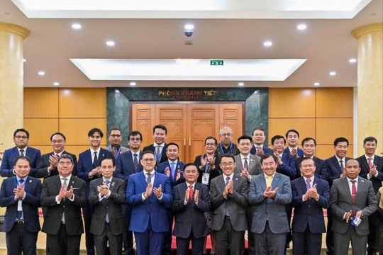 Thường trực Ban Bí thư Trần Cẩm Tú tiếp các chính đảng các nước Đông Nam Á