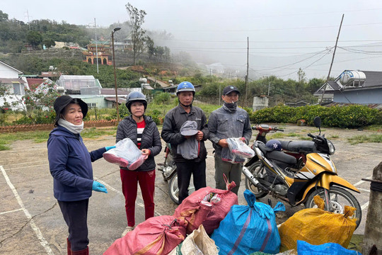Thu gom rác thải sinh hoạt: Cần quản lý chặt, thực hiện đồng bộ