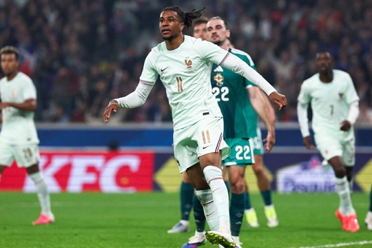 Michael Olise dính bẫy luật mới của FIFA: Đội tuyển Pháp trả giá vì sai lầm hy hữu tại Lille