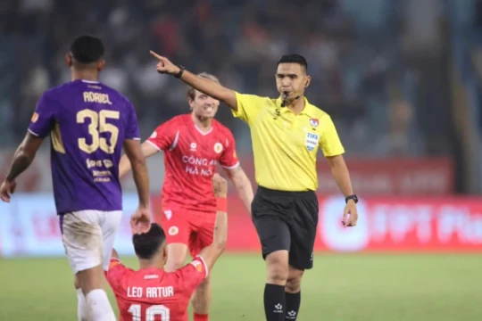 VPF mời trọng tài FIFA từ Malaysia và Thái Lan điều hành bán kết Cúp Quốc gia 2025/26