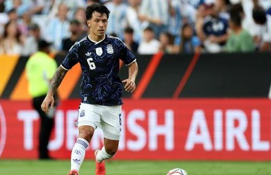 Lisandro Martinez rực sáng: Nhạc trưởng từ hàng thủ Argentina trước thềm World Cup 2026