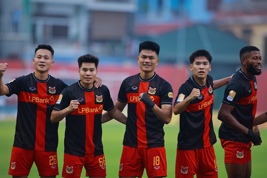 Hoàng Đức ghi bàn, Ninh Bình đánh bại Thể Công Viettel 4-1 vào chung kết Cúp Quốc gia