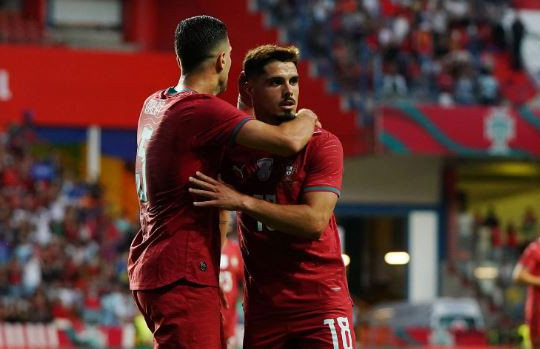 Bồ Đào Nha 2-1 Nigeria: Khi đôi cánh trẻ tuổi lu mờ tầm ảnh hưởng của Ronaldo