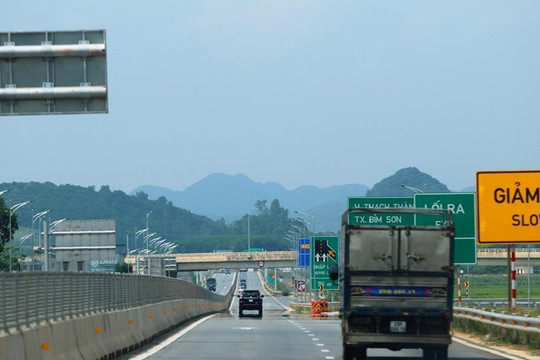 Cao tốc Bắc-Nam rút ngắn thời gian xe chạy, tăng cường kết nối liên vùng