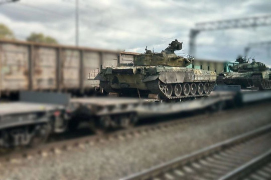 Đánh giá trữ lượng xe tăng T-80 của Nga qua dữ liệu vệ tinh tại nhà máy Omsktranshmash
