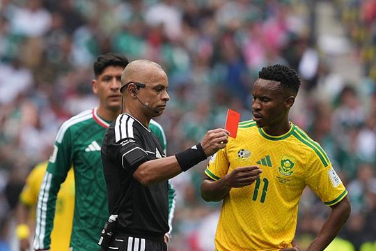 World Cup 2026: Kỷ lục 3 thẻ đỏ ngày khai màn và bài học về luật DOGSO