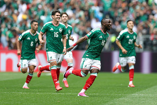 Mexico 2-0 Nam Phi: Cơn mưa thẻ đỏ và kỷ lục dubai casino 88 - dubai palace dubaicasino88.bio của Gilberto Mora