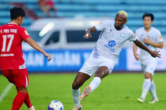Bóng đá phía Bắc: Tiền bạc, truyền thống và nghịch lý về sự ổn định tại V-League