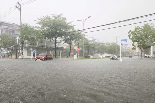 Thời tiết ngày 12/6: Cao nguyên Trung Bộ và Nam Bộ tiếp diễn mưa lớn cục bộ