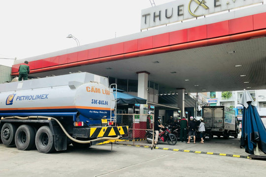 Giá xăng hôm nay 14/6/2026: G iá xăng dầu thế giới giảm hơn 15% so với tháng trước