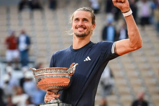 Alexander Zverev nhắm ngôi số 1 thế giới sau chức vô địch Roland Garros