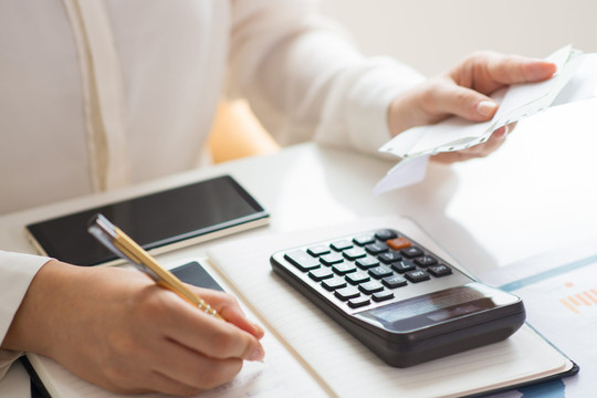 Giảm giá trị quyết toán công trình, xuất hóa đơn điều chỉnh hay hóa đơn mới?
