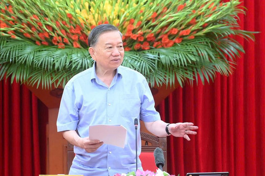 Chuyển mạnh từ “quản lý giáo dục” sang “quản trị phát triển giáo dục”