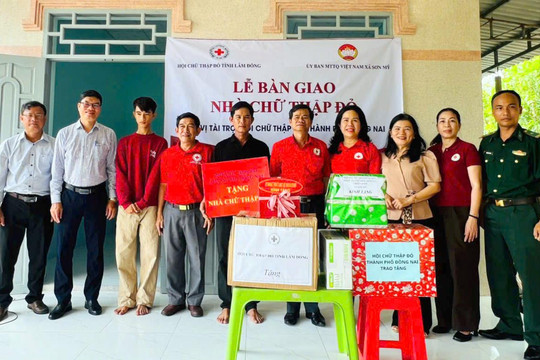 Nhịp cầu cho những mảnh đời gian khó