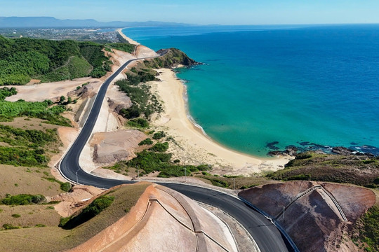 Tuyến đường ven biển dài 115km tại Gia Lai dần lộ diện hình hài