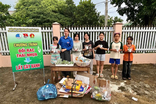Nữ đảng viên trẻ “thắp lửa” phong trào ở bon làng