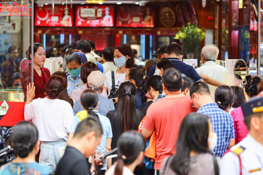 Giá vàng 9999 hôm nay trưa 17/6/2026: Bảng giá vàng SJC, BTMC BTMH, DOJI, và vàng thế giới