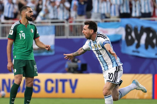Argentina 3-0 Algeria: Lionel Messi lập hat-trick, san bằng kỷ lục vĩ đại của Klose