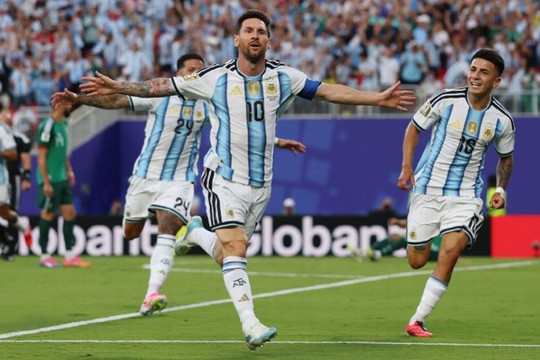 Lionel Messi lập hat-trick lịch sử tại World Cup 2026: Khi thời gian cúi đầu trước thiên tài