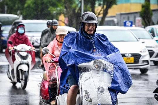 Thời tiết ngày 18/6: Cả nước có mưa dông, ngày nắng; Trung Bộ nắng nóng gay gắt trên 38 độ C