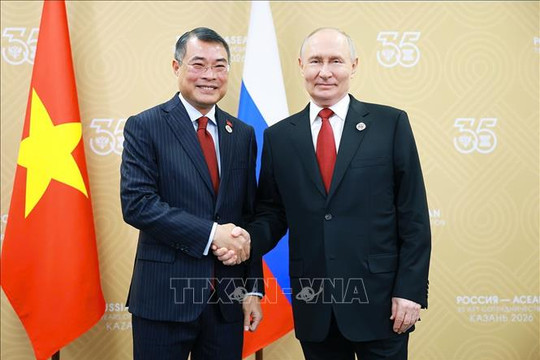 Thủ tướng Chính phủ Lê Minh Hưng hội kiến Tổng thống Nga Vladimir Putin