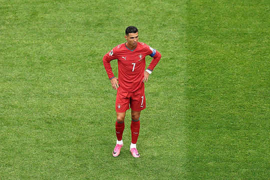 Bồ Đào Nha chia điểm với Congo: Nỗi lo từ sự cô độc của Cristiano Ronaldo