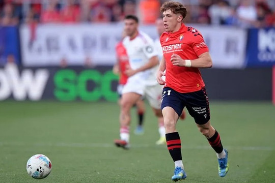 Liverpool nẫng tay trên Newcastle: Victor Munoz và phát súng đầu tiên thời Andoni Iraola