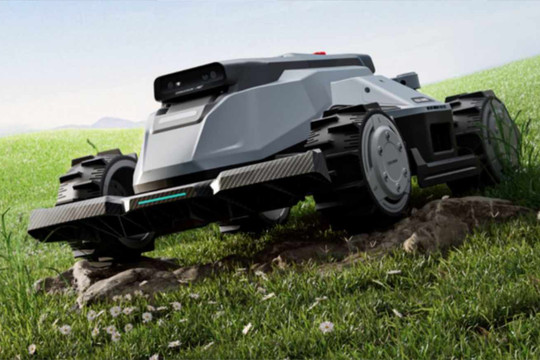 TerraMow X AWD: Robot cắt cỏ dẫn động 4 bánh với công nghệ AI Vision và nRTK
