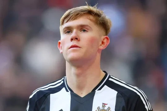 Man Utd chi 50 triệu bảng mua Lewis Hall: Bước đi chiến lược thay thế Luke Shaw