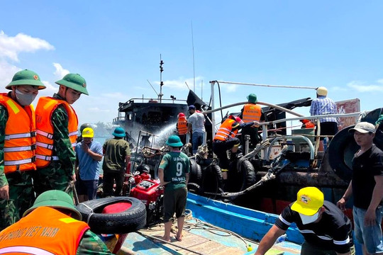 Điểm tựa của ngư dân giữa trùng khơi
