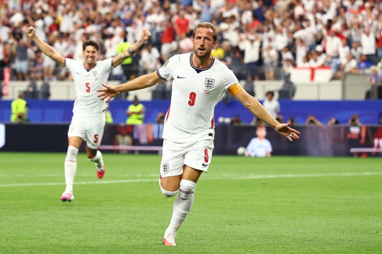 Harry Kane đối mặt 'lời nguyền' từ Ghana và thách thức bản ngã của Ronaldo
