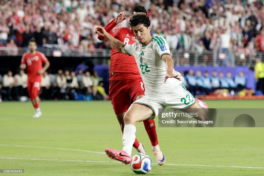 Algeria ngược dòng kịch tính 2-1 trước Jordan: Bản lĩnh từ những tình huống cố định