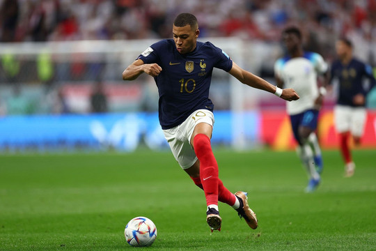 Kylian Mbappe tỏa sáng ngày đạt mốc 100 trận: Cú đúp vào lưới Iraq và tham vọng lịch sử
