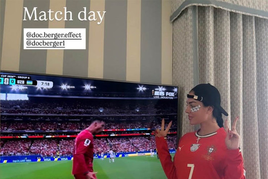 Ronaldo lập kỷ lục ghi bàn tại 6 kỳ World Cup, Bồ Đào Nha thắng hủy diệt 5-0