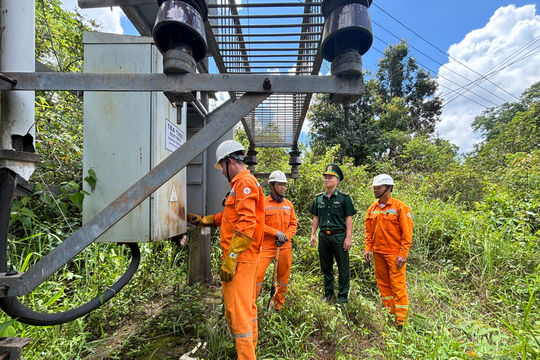Nguồn sáng xuyên biên giới