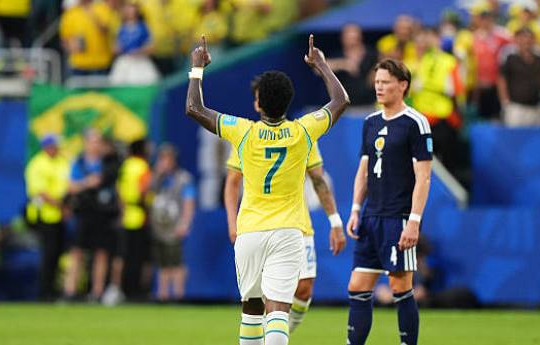 Brazil đè bẹp Scotland 3-0: Vinicius rực sáng, Neymar chính thức trở lại