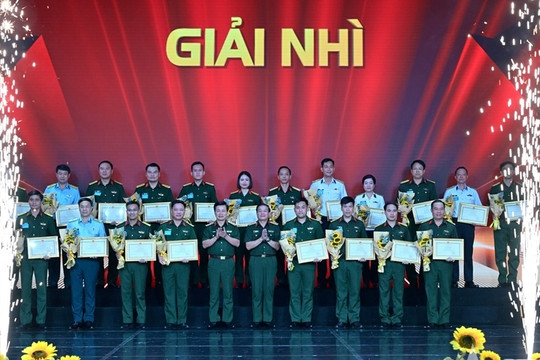 Báo cáo viên lực lượng vũ trang Lâm Đồng đoạt giải Nhì toàn quân