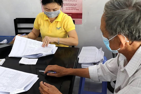Có tính thời gian công tác quy đổi để hưởng chế độ hưu?