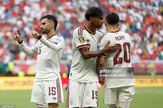 Tây Ban Nha giữ ngôi đầu bảng H, "tí hon" Cape Verde lách khe cửa hẹp đấu Argentina