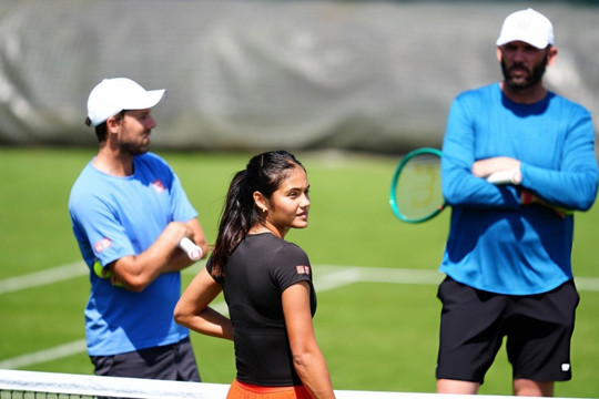 Emma Raducanu dính chấn thương: Bi kịch lặp lại trước thềm Wimbledon 2026