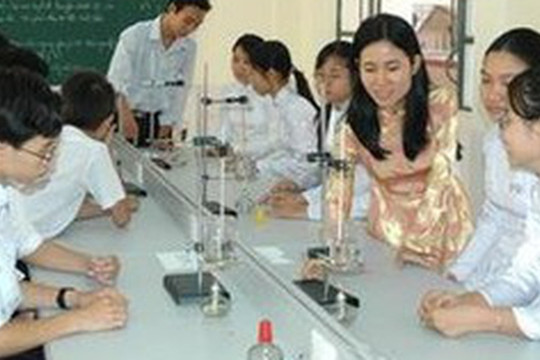 Cách tính phụ cấp độc hại cho nhân viên thiết bị, thí nghiệm trường học