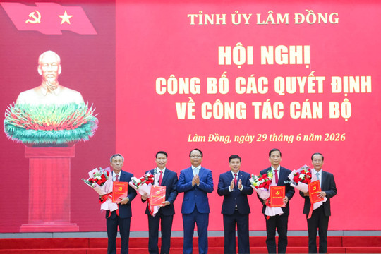 Xây dựng Đảng tạo nền tảng vững chắc cho sự phát triển