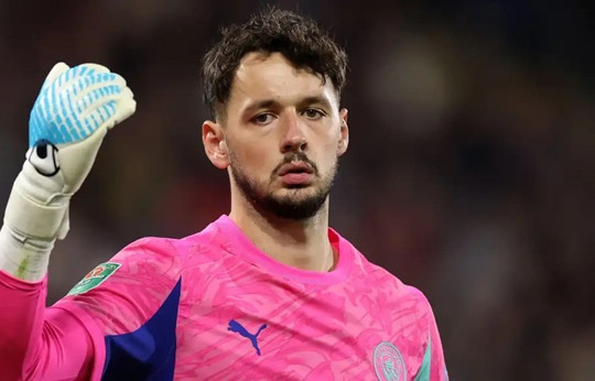 Newcastle United dẫn đầu cuộc đua chiêu mộ James Trafford từ Manchester City